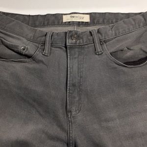 Men’s gray GAP jeans.
